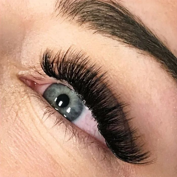 Hybrid lash extension set by Mobile Beauty Services