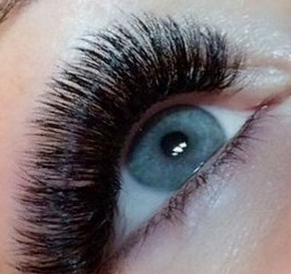 Volume lash extension set by Mobile Beauty Services